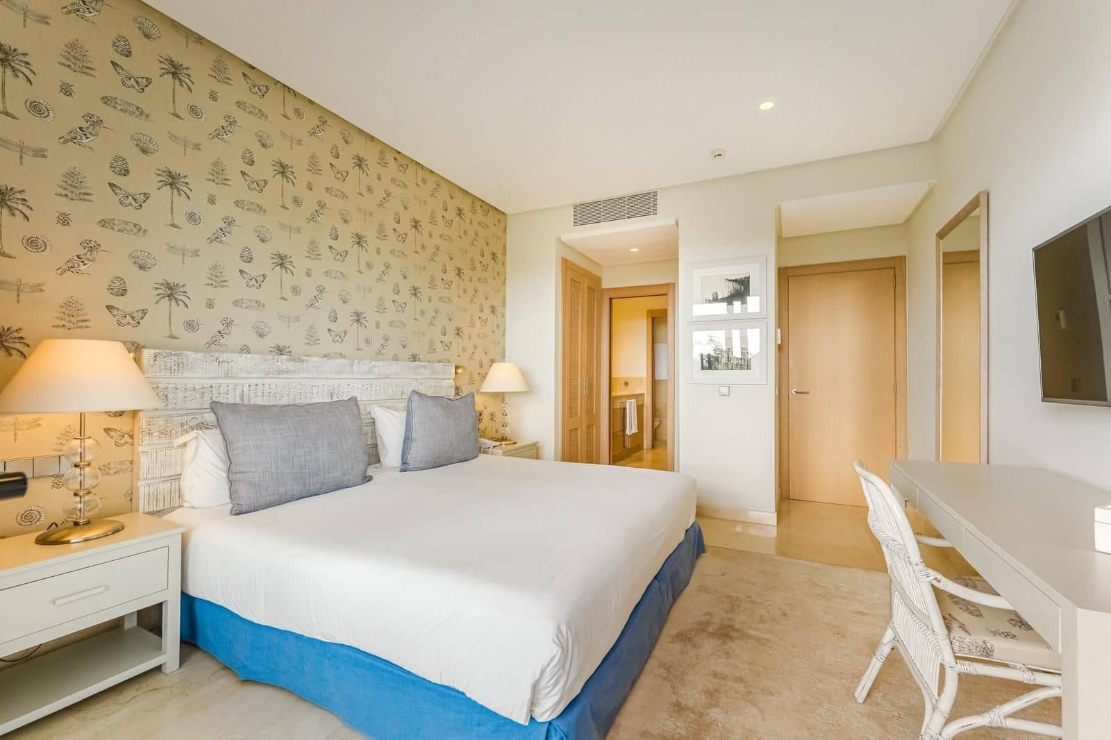 Apartamento de 2 habitaciones en Guía de Isora en venta con piscina garaje - 720.000 € (Ref: 9455933)