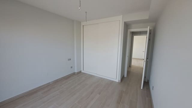 2 sypialnia Penthouse na sprzedaż w El Medano, Granadilla de Abona z basenem garażem - 500 000 € (Ref: 9473871)