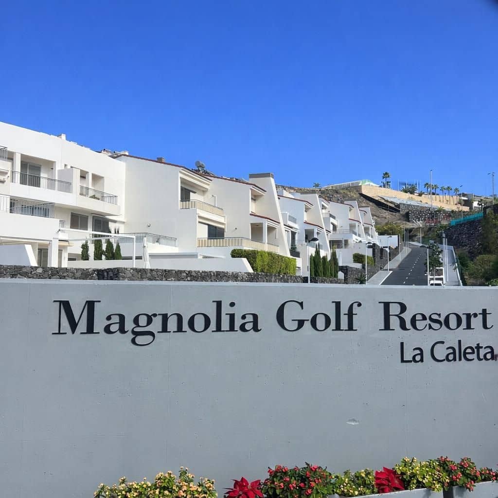 2 bedroom Apartment for sale in Adeje with pool garage - € 990,000 (Ref: 9494303)