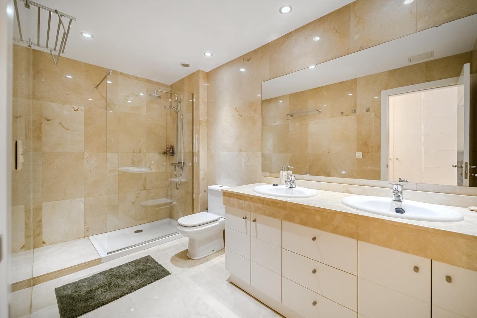 2 bedroom Apartment for sale in Adeje with pool garage - € 990,000 (Ref: 9494303)