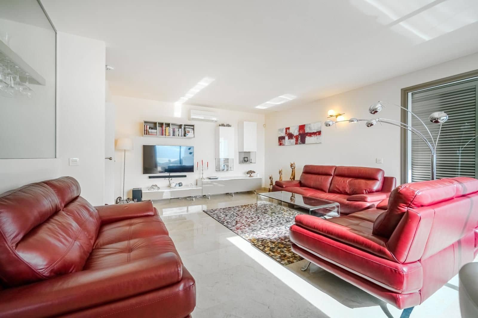 2 bedroom Apartment for sale in Adeje with pool garage - € 990,000 (Ref: 9494303)