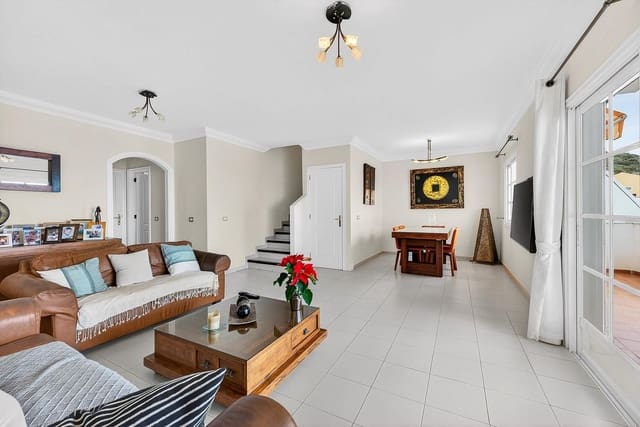 3 soveværelse Semi-Rækkehus til salg i Torviscas, Adeje med swimmingpool garage - € 659.000 (Ref: 9513245)