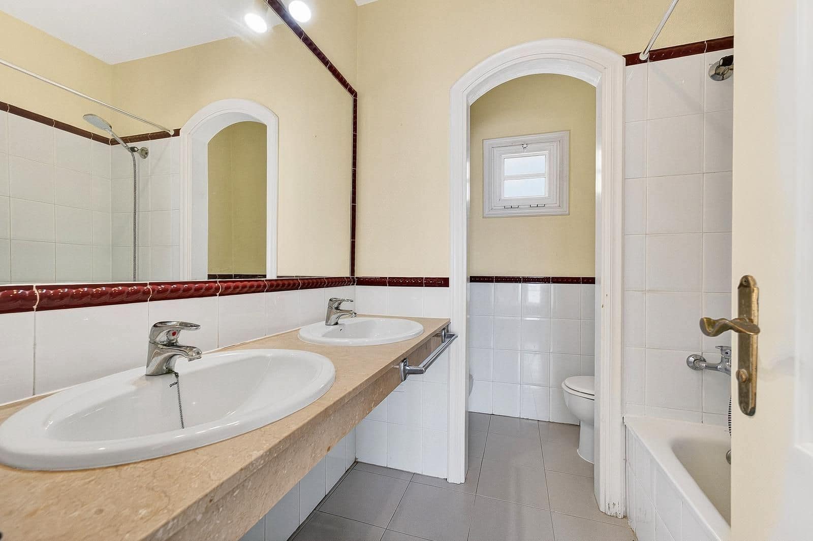 3 soveværelse Semi-Rækkehus til salg i Torviscas med swimmingpool garage - € 659.000 (Ref: 9513245)