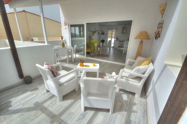 2 soveværelse Bungalow til salg i Golf del Sur, San Miguel de Abona med swimmingpool - € 389.000 (Ref: 9526200)