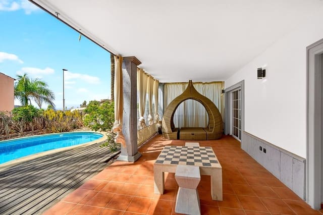 Chalet de 5 habitaciones en Los Cristianos, Arona en venta con piscina garaje - 1.790.000 € (Ref: 9698672)