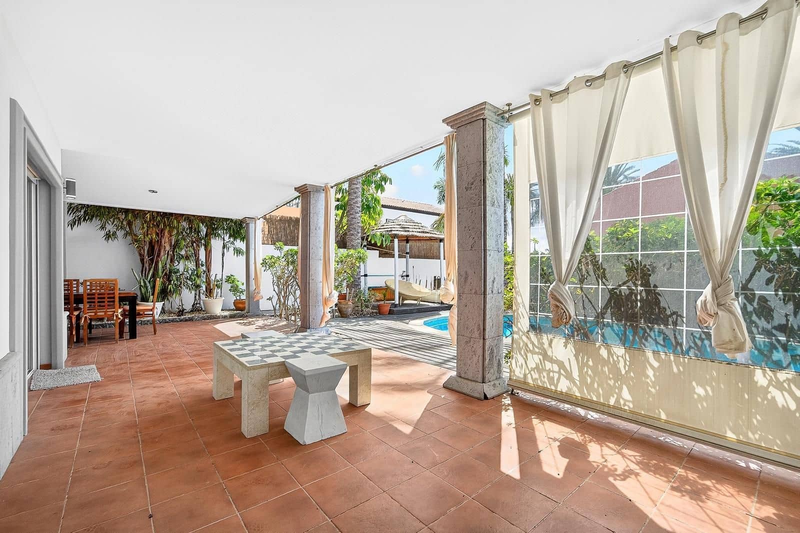 Chalet de 5 habitaciones en Los Cristianos en venta con piscina garaje - 1.790.000 € (Ref: 9698672)