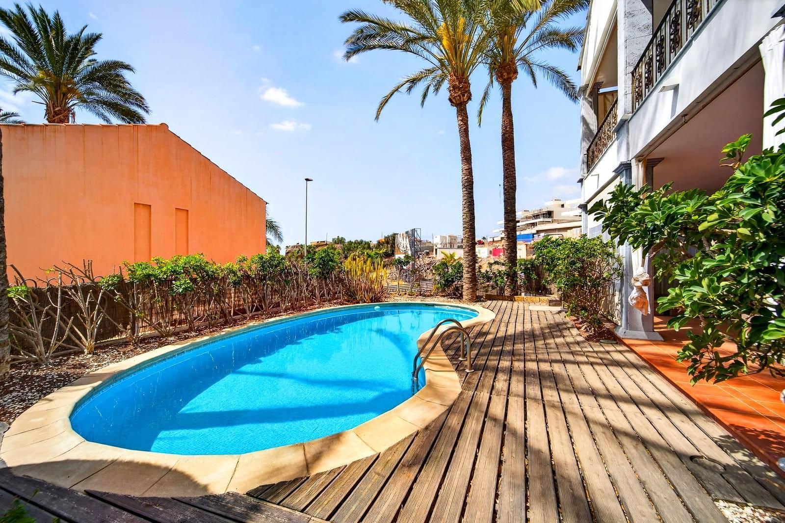 Chalet de 5 habitaciones en Los Cristianos en venta con piscina garaje - 1.790.000 € (Ref: 9698672)