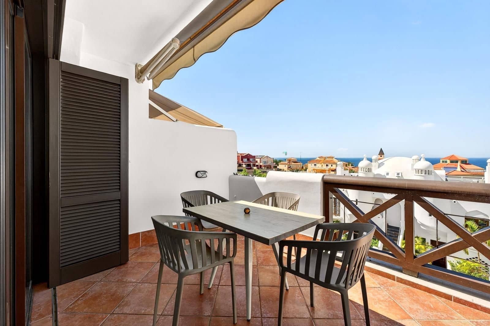 2 bedroom Townhouse for sale in Playa Paraiso with pool - € 475,000 (Ref: 9731708)