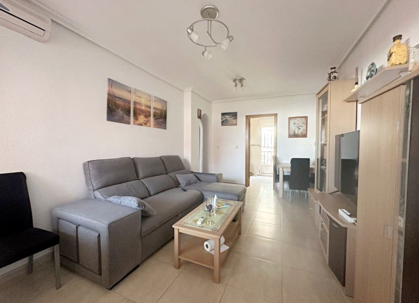 2 makuuhuone Bungalow myytävänä paikassa Torrevieja mukana uima-altaan - 162 500 € (Ref: 10000945)