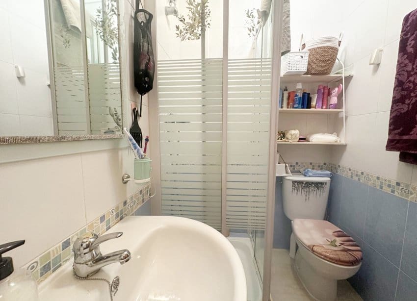 2 makuuhuone Bungalow myytävänä paikassa Torrevieja mukana uima-altaan - 162 500 € (Ref: 10000945)