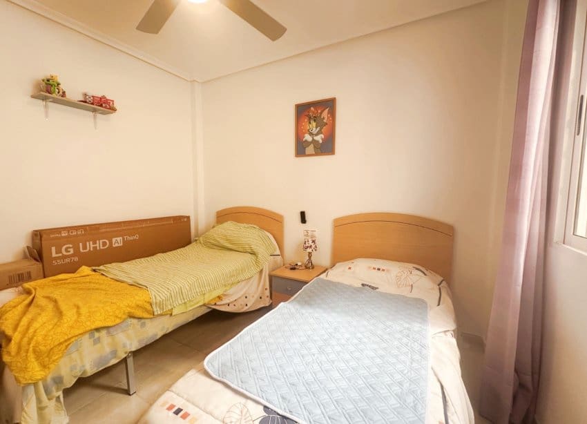 2 makuuhuone Bungalow myytävänä paikassa Torrevieja mukana uima-altaan - 162 500 € (Ref: 10000945)