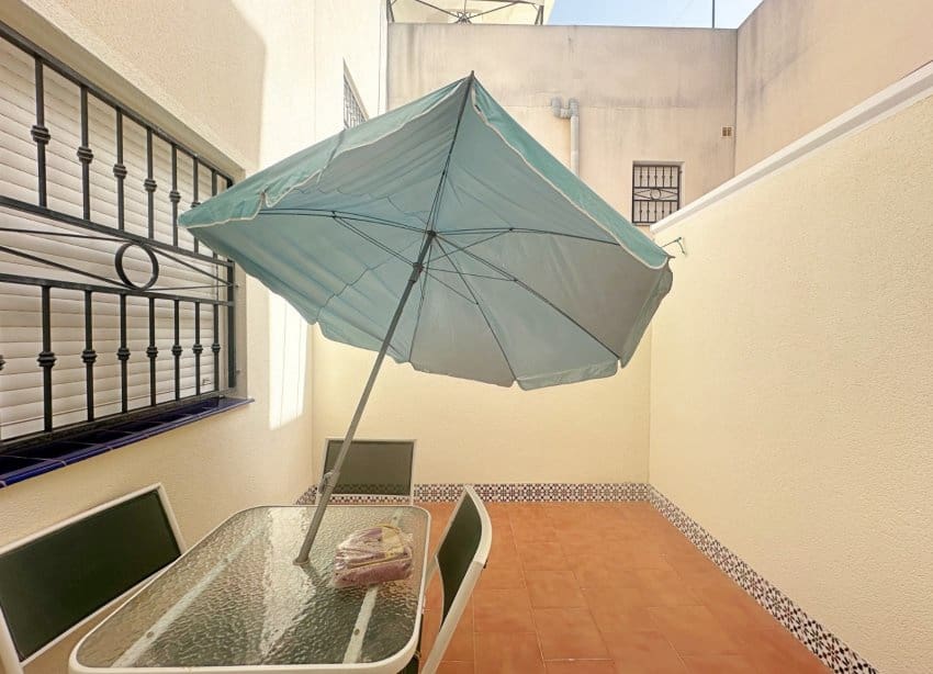 2 makuuhuone Bungalow myytävänä paikassa Torrevieja mukana uima-altaan - 162 500 € (Ref: 10000945)