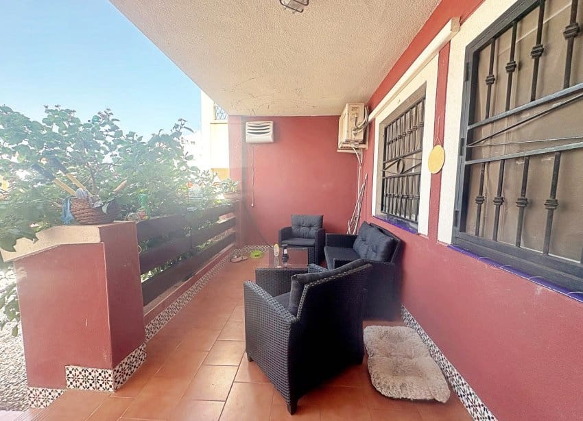 2 makuuhuone Bungalow myytävänä paikassa Torrevieja mukana uima-altaan - 162 500 € (Ref: 10000945)