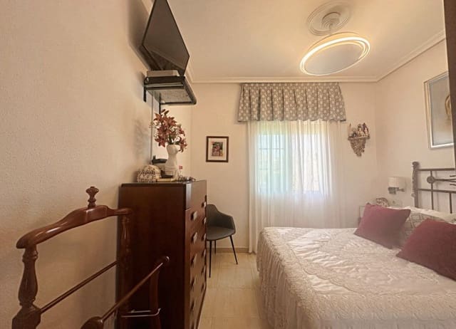 2 Zimmer Bungalow zu verkaufen in Aguas Nuevas, Torrevieja mit Pool - 169.900 € (Ref: 10000946)