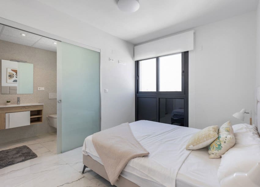 2 soverom Leilighet til salgs i Playa Flamenca med svømmebasseng garasje - € 495 000 (Ref: 9105187)