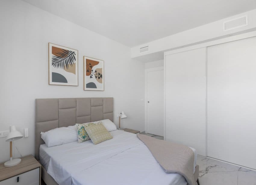 2 soverom Leilighet til salgs i Playa Flamenca med svømmebasseng garasje - € 495 000 (Ref: 9105187)