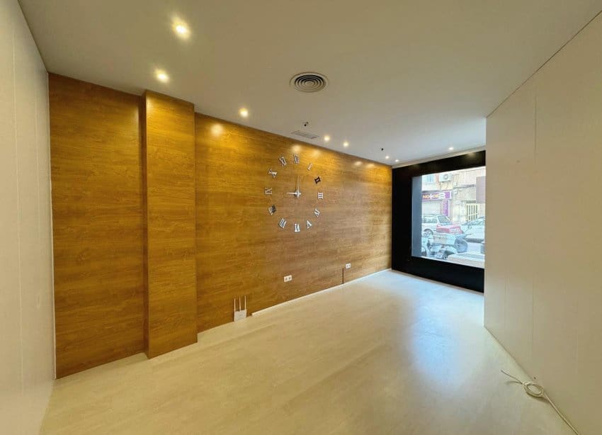 3 bedroom Commercial for sale in Guardamar del Segura - € 222,000 (Ref: 9109730)