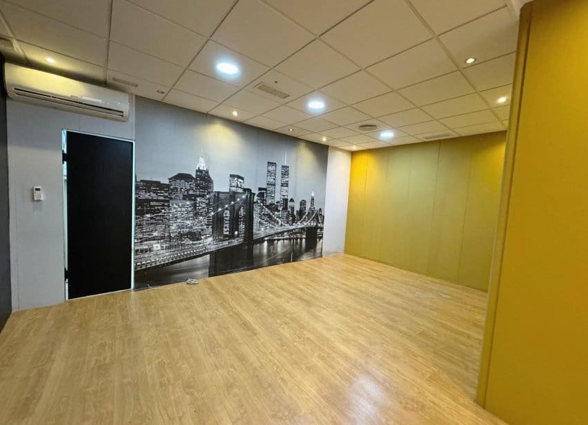 3 bedroom Commercial for sale in Guardamar del Segura - € 222,000 (Ref: 9109730)