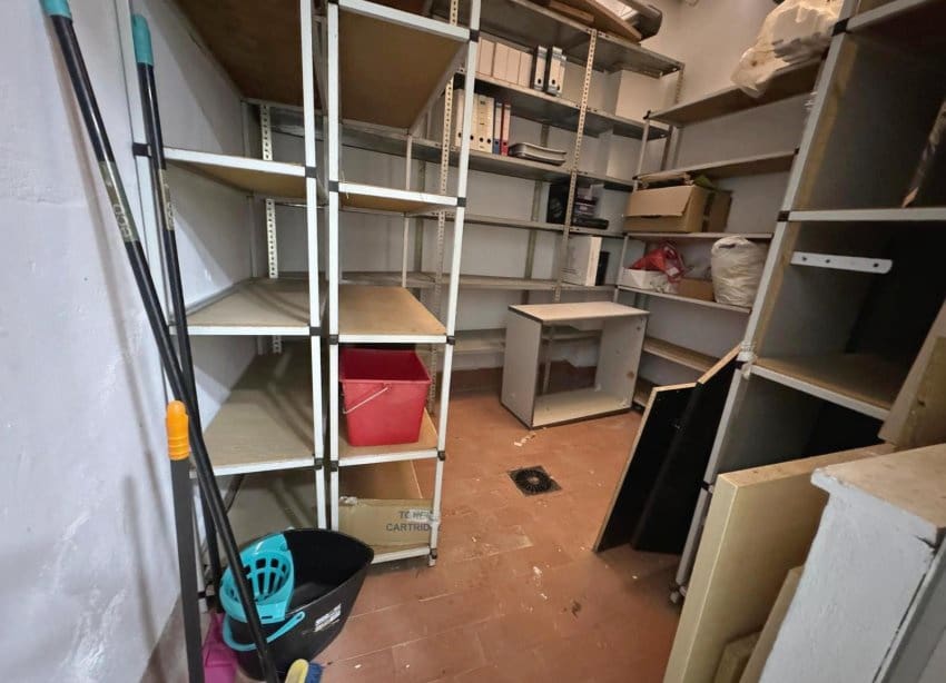 3 bedroom Commercial for sale in Guardamar del Segura - € 222,000 (Ref: 9109730)