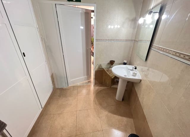 1 quarto Empresa para venda em Zona Pueblo, Guardamar del Segura - 99 900 € (Ref: 9123567)