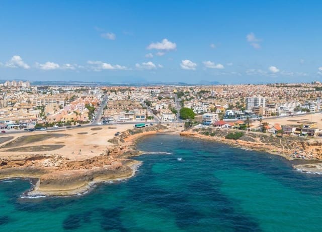 4 soveværelse Byhus til salg i Los Frutales, Torrevieja med swimmingpool - € 350.000 (Ref: 9127533)