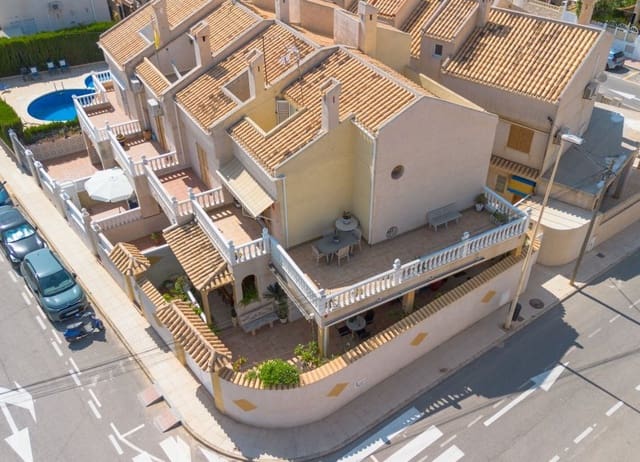 4 soveværelse Byhus til salg i Los Frutales, Torrevieja med swimmingpool - € 330.000 (Ref: 9127533)