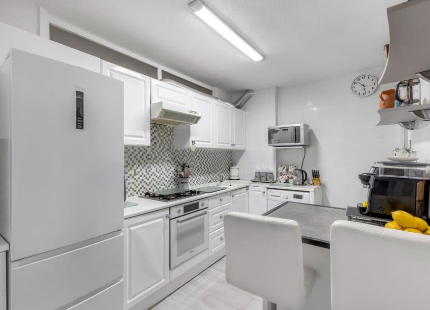 2 bedroom Apartment for sale in Torrevieja - € 179,000 (Ref: 9131727)