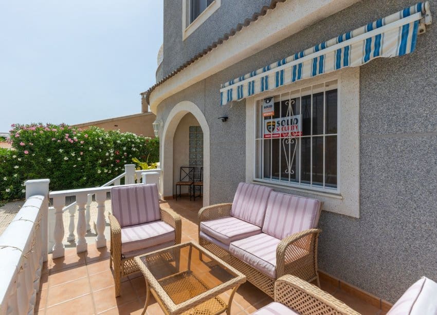 5 bedroom Villa for sale in San Fulgencio with pool garage - € 500,000 (Ref: 9136280)