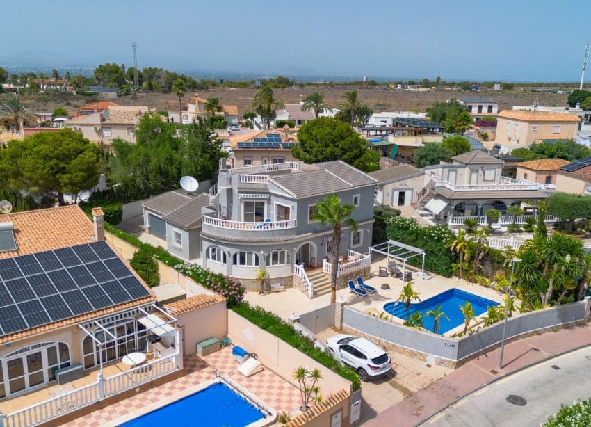 5 soveværelse Villa til salg i San Fulgencio med swimmingpool garage - € 459.000 (Ref: 9136280)