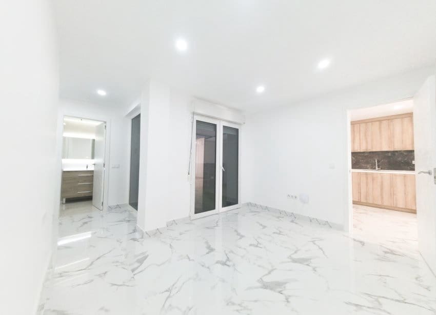 3 makuuhuone Huoneisto myytävänä paikassa Torrevieja mukana 
autotalli - 209 000 € (Ref: 9243655)