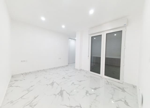 3 sovrum Lägenhet till salu i Playa de los Náufragos, Torrevieja med garage - 209 000 € (Ref: 9243655)