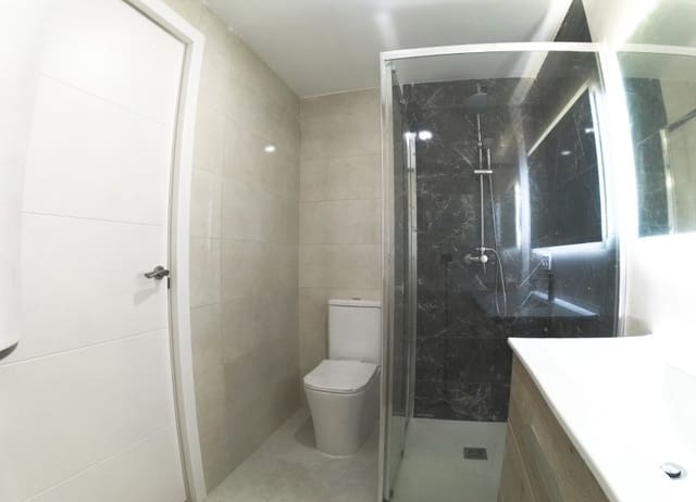 3 sovrum Lägenhet till salu i Playa de los Náufragos, Torrevieja med garage - 209 000 € (Ref: 9243655)