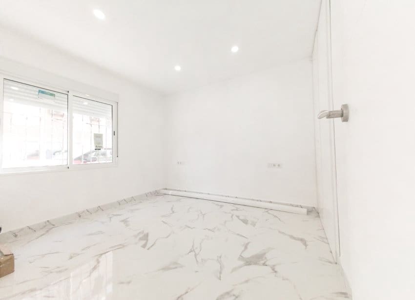 3 makuuhuone Huoneisto myytävänä paikassa Torrevieja mukana 
autotalli - 209 000 € (Ref: 9243655)