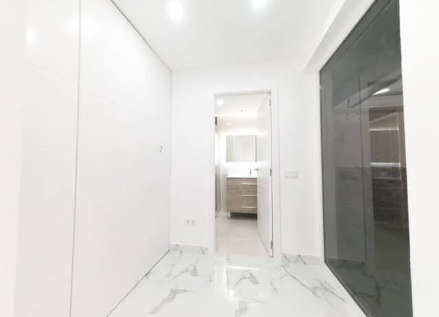 3 sovrum Lägenhet till salu i Playa de los Náufragos, Torrevieja med garage - 209 000 € (Ref: 9243655)