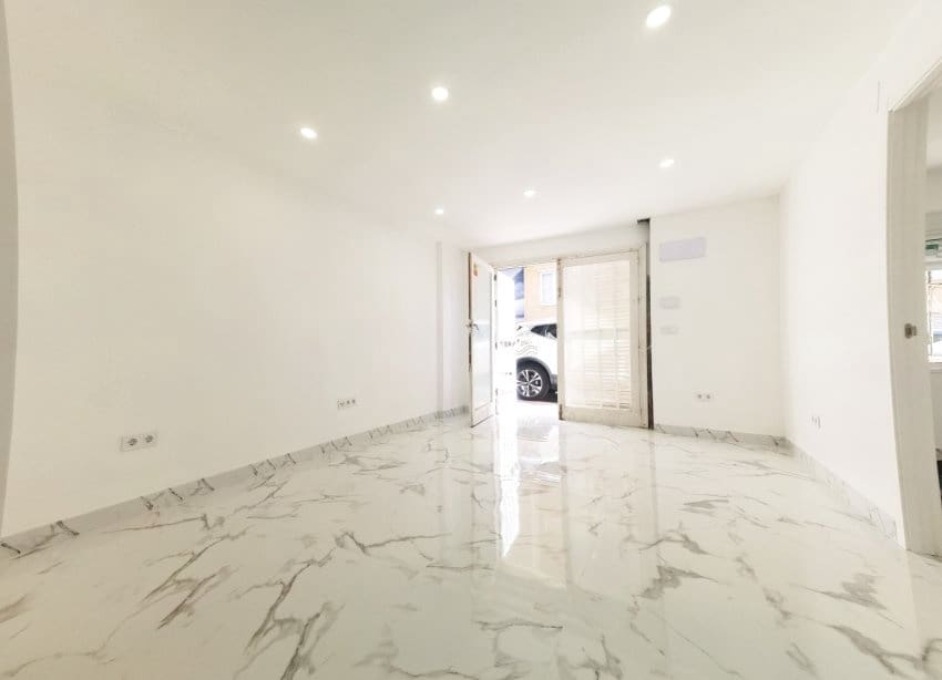 3 makuuhuone Huoneisto myytävänä paikassa Torrevieja mukana 
autotalli - 209 000 € (Ref: 9243655)