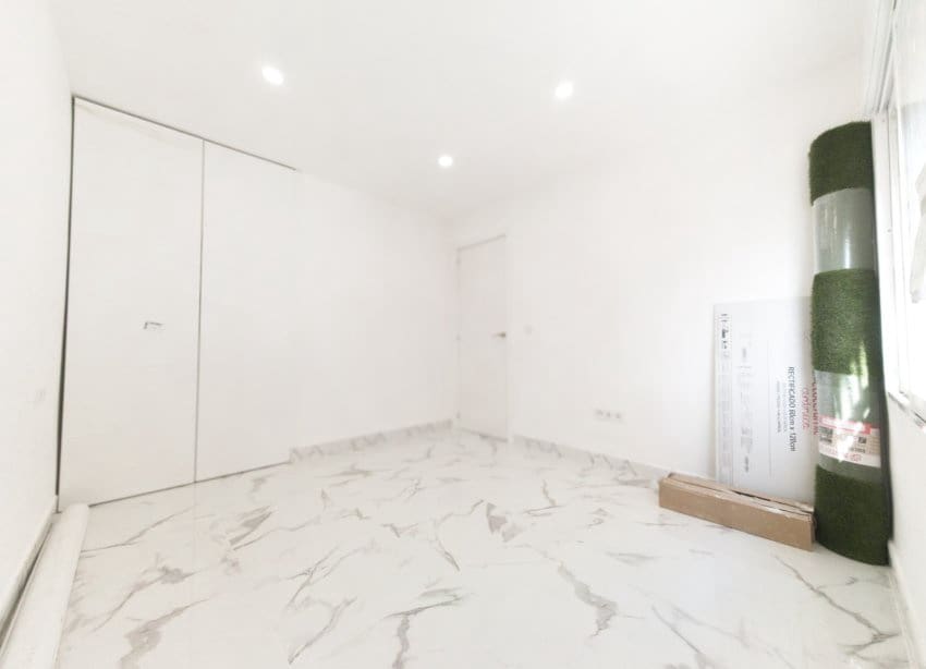 3 makuuhuone Huoneisto myytävänä paikassa Torrevieja mukana 
autotalli - 209 000 € (Ref: 9243655)