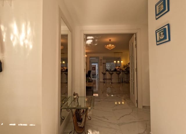 4 bedroom Terraced Villa for sale in Playa de los Náufragos, Torrevieja with garage - € 249,900 (Ref: 9268938)