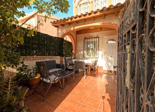 4 bedroom Terraced Villa for sale in Playa de los Náufragos, Torrevieja with garage - € 249,900 (Ref: 9268938)