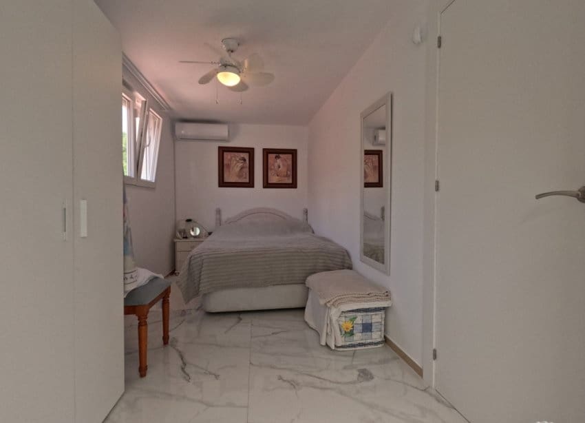 4 quarto Moradia em Banda para venda em Torrevieja com garagem - 249 900 € (Ref: 9268938)