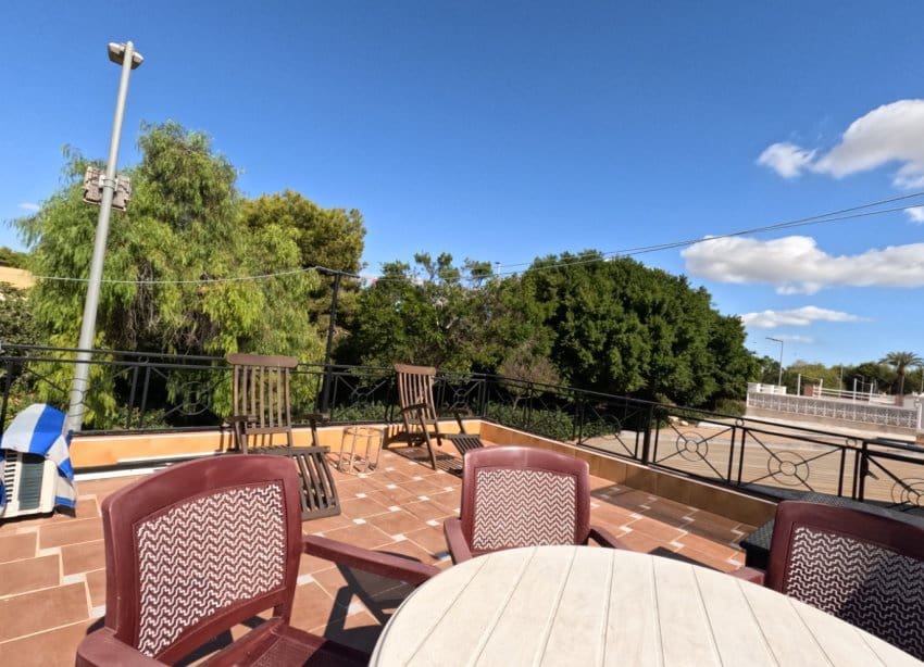 4 quarto Moradia em Banda para venda em Torrevieja com garagem - 249 900 € (Ref: 9268938)