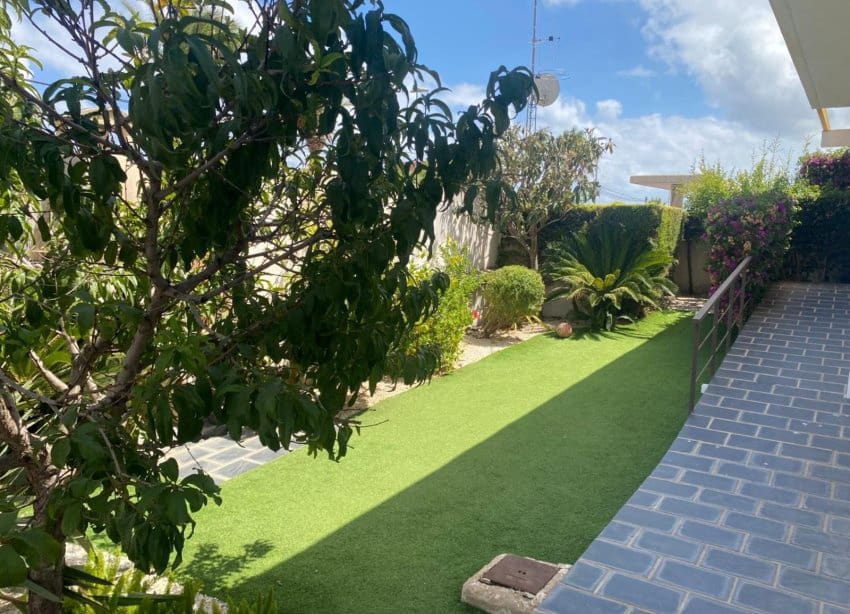 2 bedroom Bungalow for sale in Mil Palmeras with pool garage - € 229,900 (Ref: 9274689)