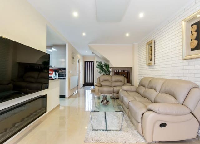3 bedroom Townhouse for sale in Aguas Nuevas, Torrevieja with pool - € 319,900 (Ref: 9352149)