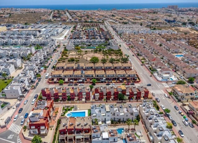 3 bedroom Townhouse for sale in Aguas Nuevas, Torrevieja with pool - € 319,900 (Ref: 9352149)