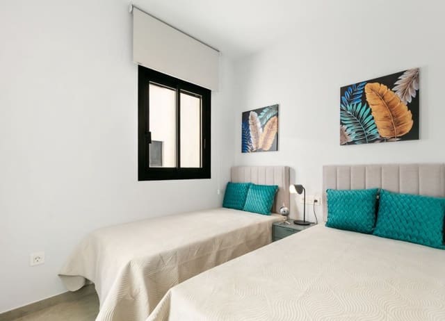 Apartamento de 2 habitaciones en Las Piscinas Naturales, Torrevieja en venta con piscina - 249.900 € (Ref: 9402599)