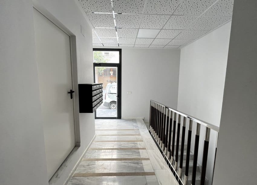 2 bedroom Apartment for sale in Torrevieja with pool - € 249,900 (Ref: 9402599)