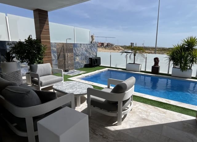 3 soveværelse Villa til salg i Desamparados - Hurchillo - Torremendo, Orihuela med swimmingpool - € 515.000 (Ref: 9798170)
