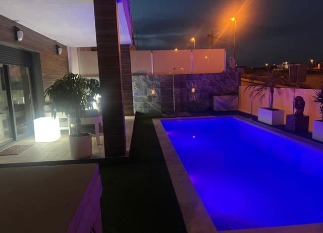 3 soveværelse Villa til salg i Desamparados - Hurchillo - Torremendo, Orihuela med swimmingpool - € 515.000 (Ref: 9798170)