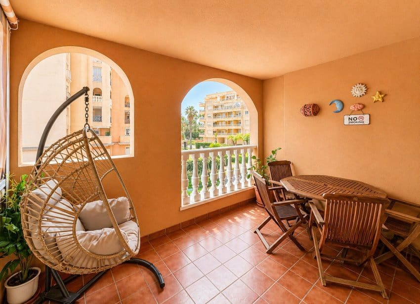 3 makuuhuone Huoneisto myytävänä paikassa Torrevieja mukana uima-altaan - 255 000 € (Ref: 9798310)