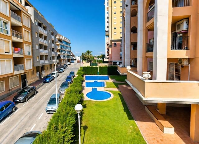 3 quarto Apartamento para venda em Playa de los Locos, Torrevieja com piscina - 255 000 € (Ref: 9798310)