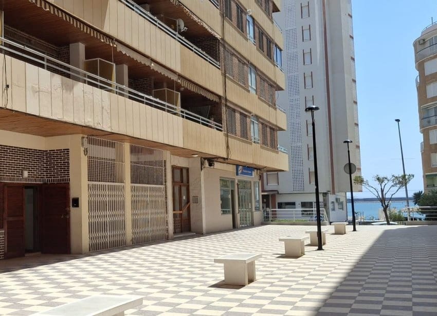 2 quarto Apartamento para venda em Torrevieja - 265 000 € (Ref: 9815030)